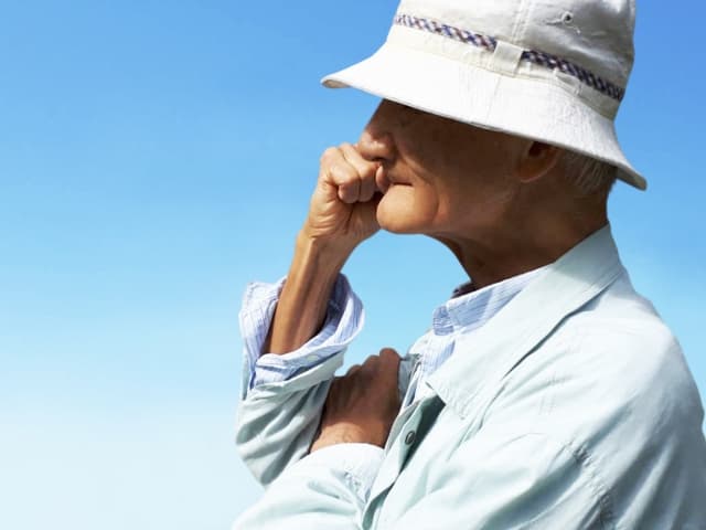 怒りっぽい・暴言を吐く高齢者の心理と対応術