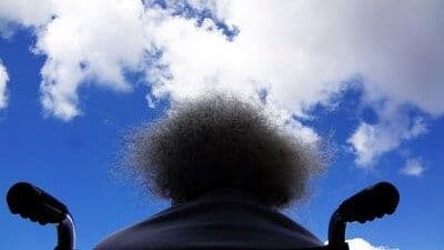 強い帰宅願望で利用者から暴力!認知症だから仕方ないの?